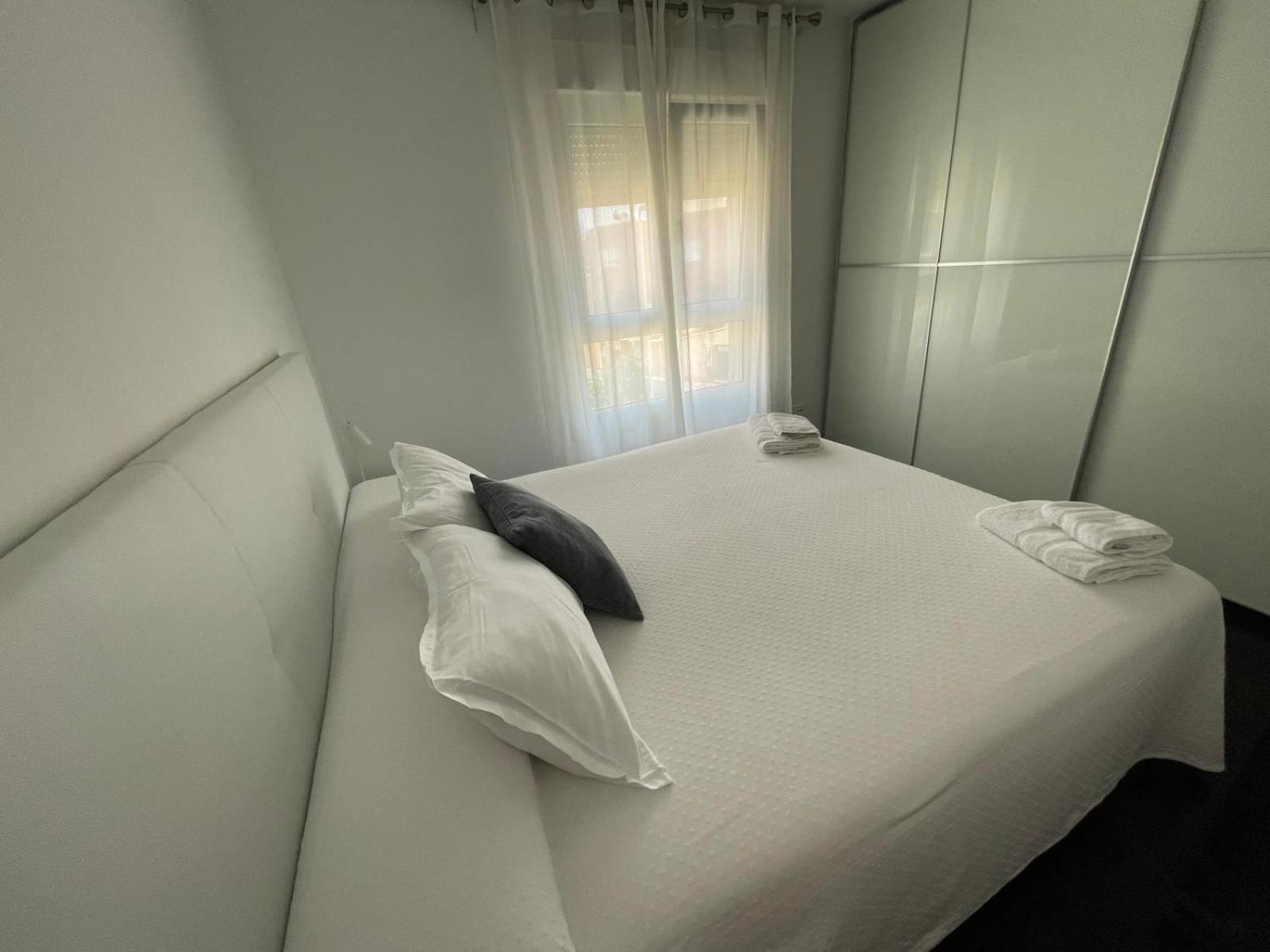 Apartamento 4 Home Suites Almería Exterior foto